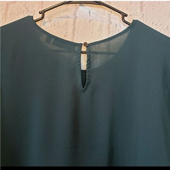 APT. 9 Evergreen Flowy Lightweight Blouse Career Events Holidays 1X - Picture 8 of 9